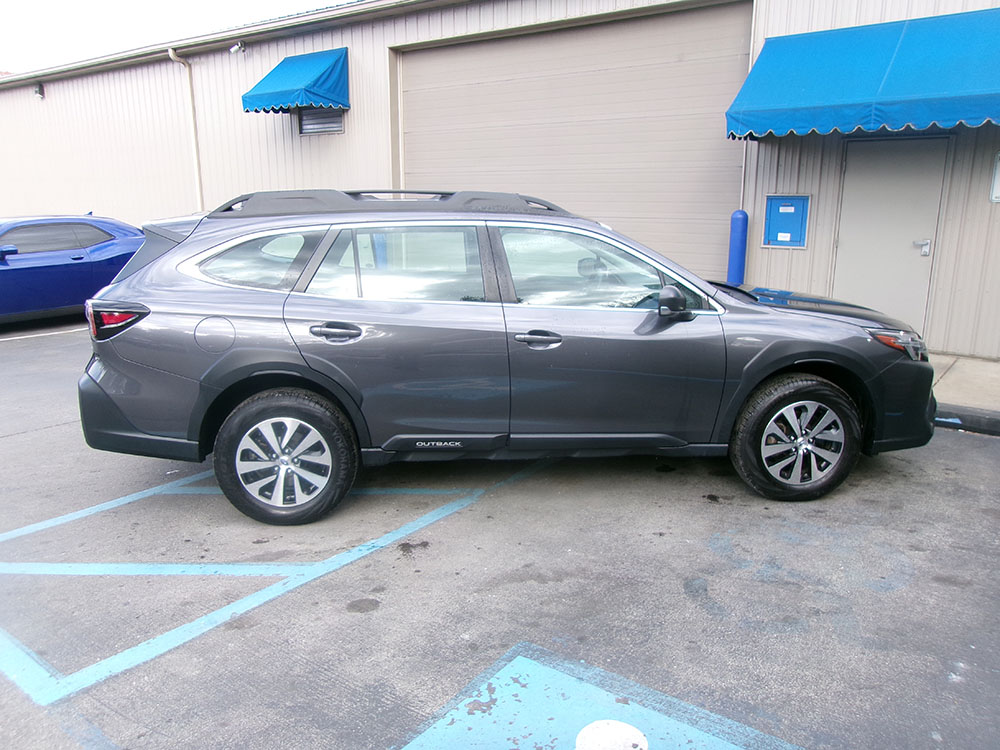 
								2023 Subaru Outback full									