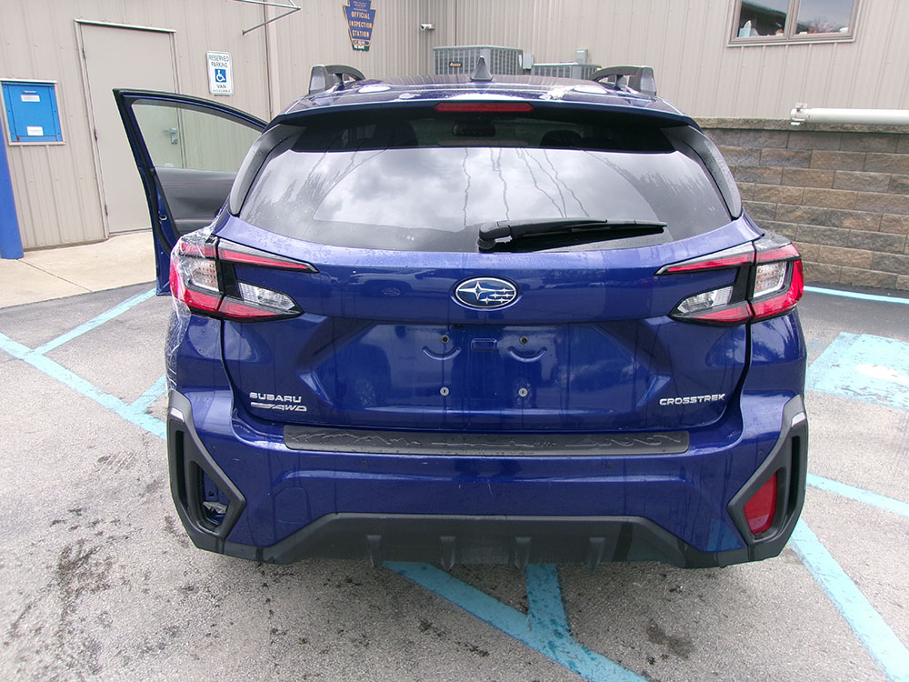 
								SUBARU CROSSTREK LIMITED full									