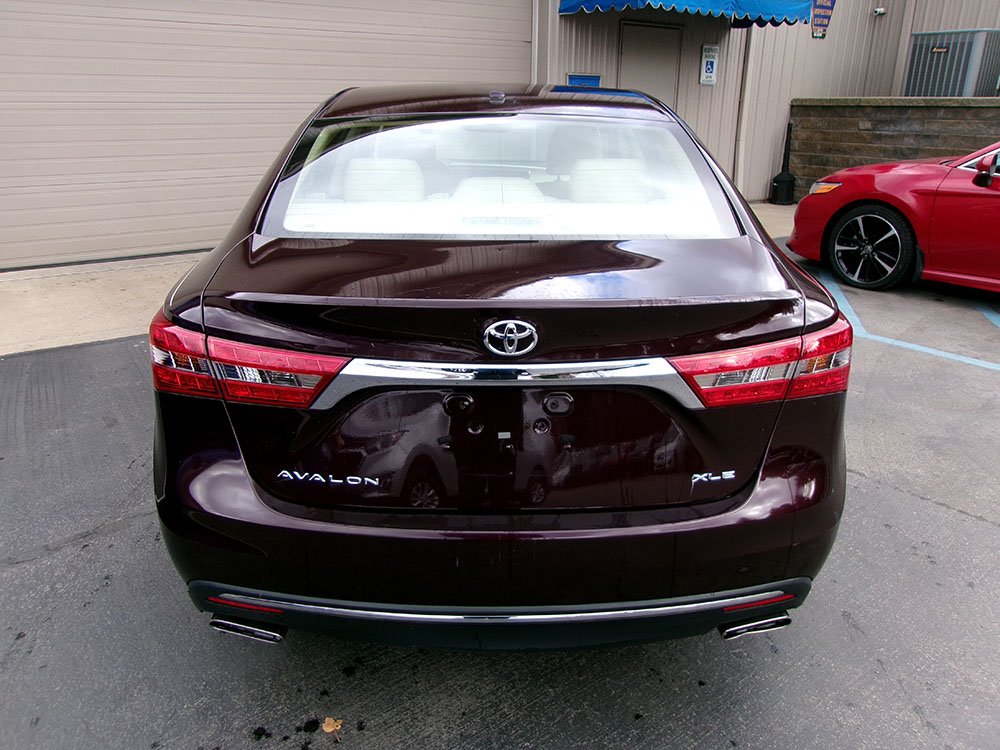 
								2017 Toyota Avalon XLE full									