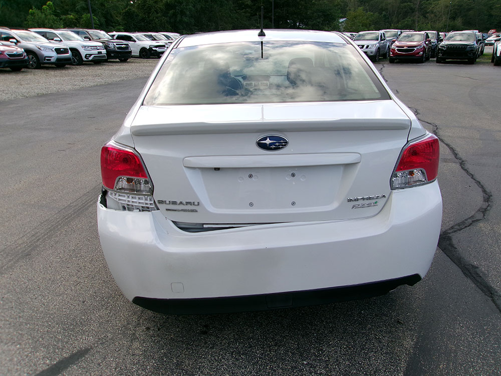 
								2016 Subaru Impreza Premium full									