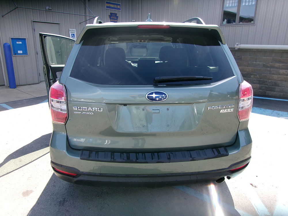 
								SUBARU FORESTER PREMIUM full									
