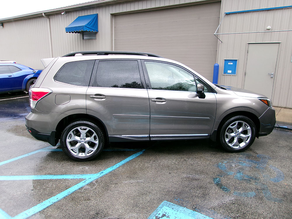 
								2017 Subaru Forester Touring full									