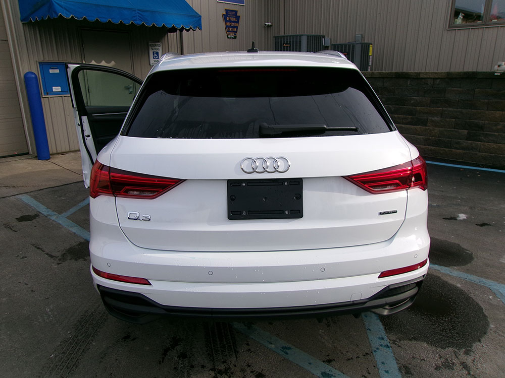 
								2023 Audi Q3 Premium Plus S-Line full									