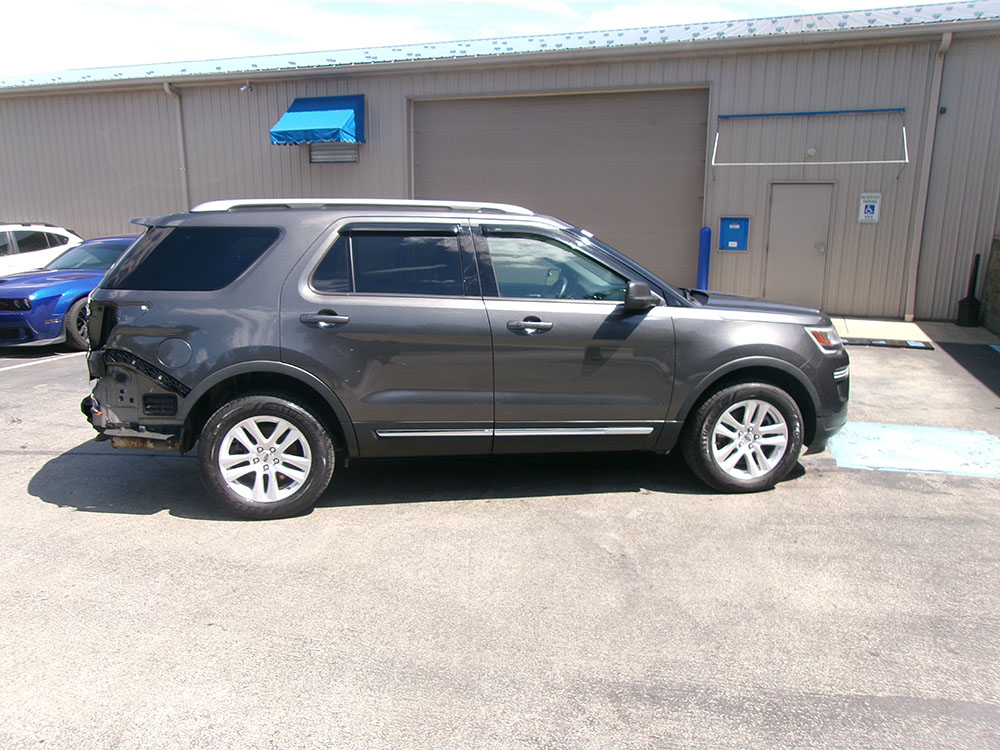 
								2019 Ford Explorer XLT full									