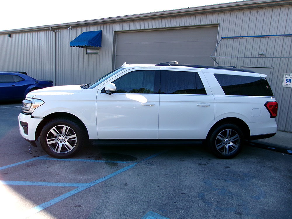 
								FORD EXPEDITION MAX XLT full									