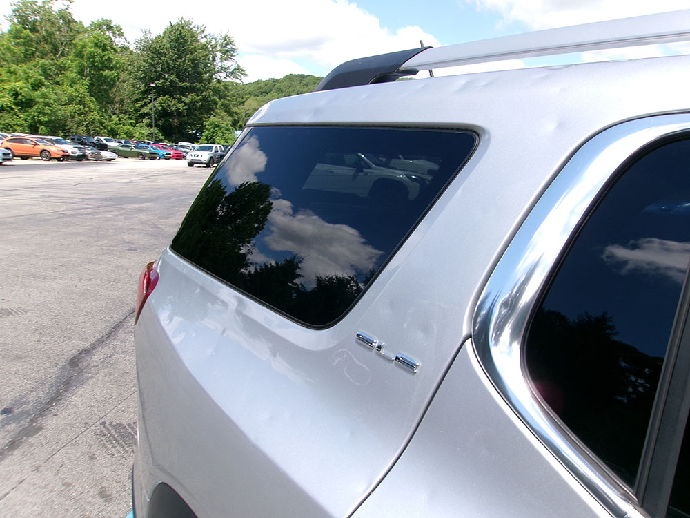 
								2020 GMC Acadia SLE full									