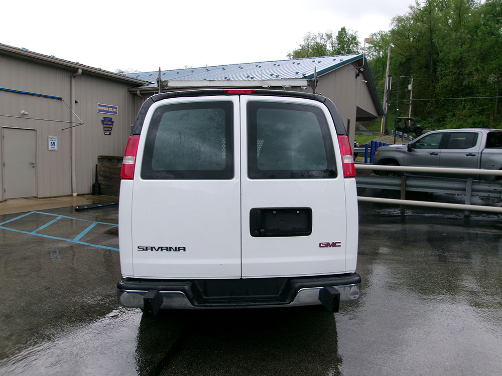
								GMC SAVANA 2500 CARGO full									