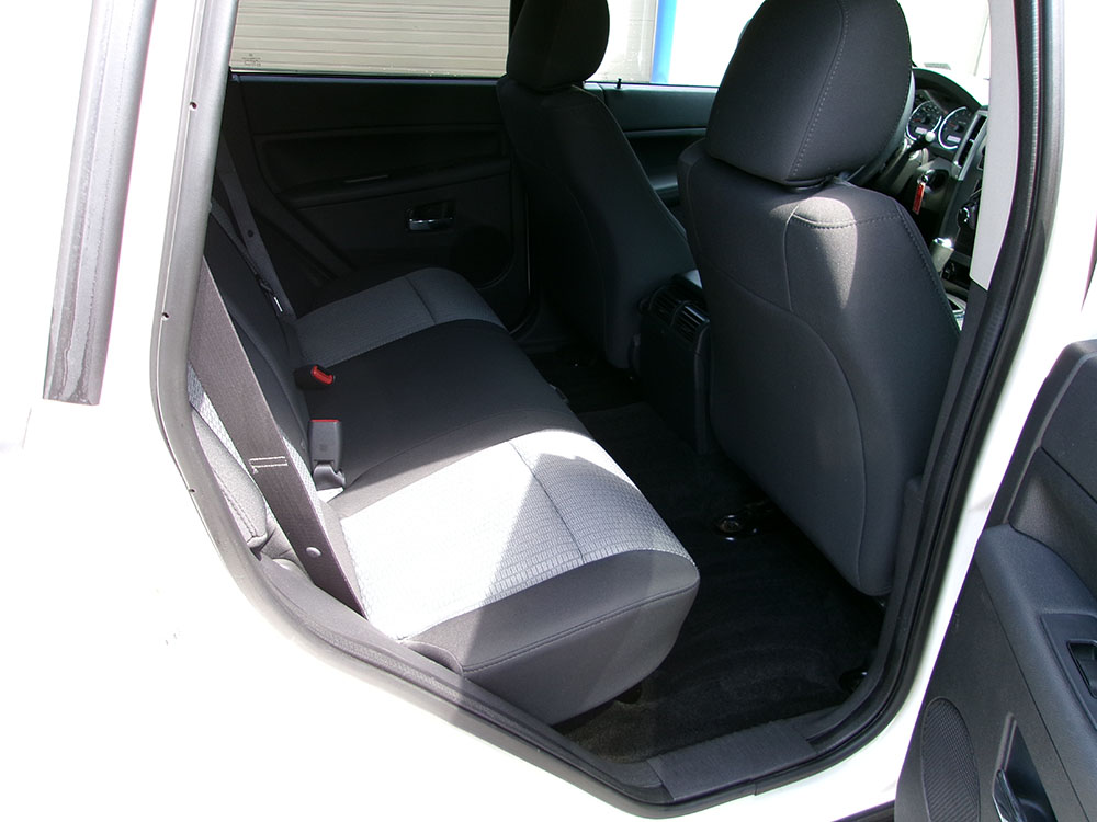 
								JEEP GRAND CHEROKEE LAREDO full									