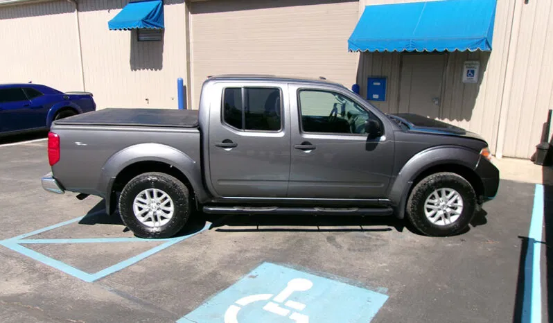 
								2016 Nissan Frontier SV Crew Cab full									