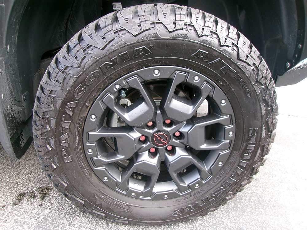 
								NISSAN FRONTIER SV CREW CAB full									