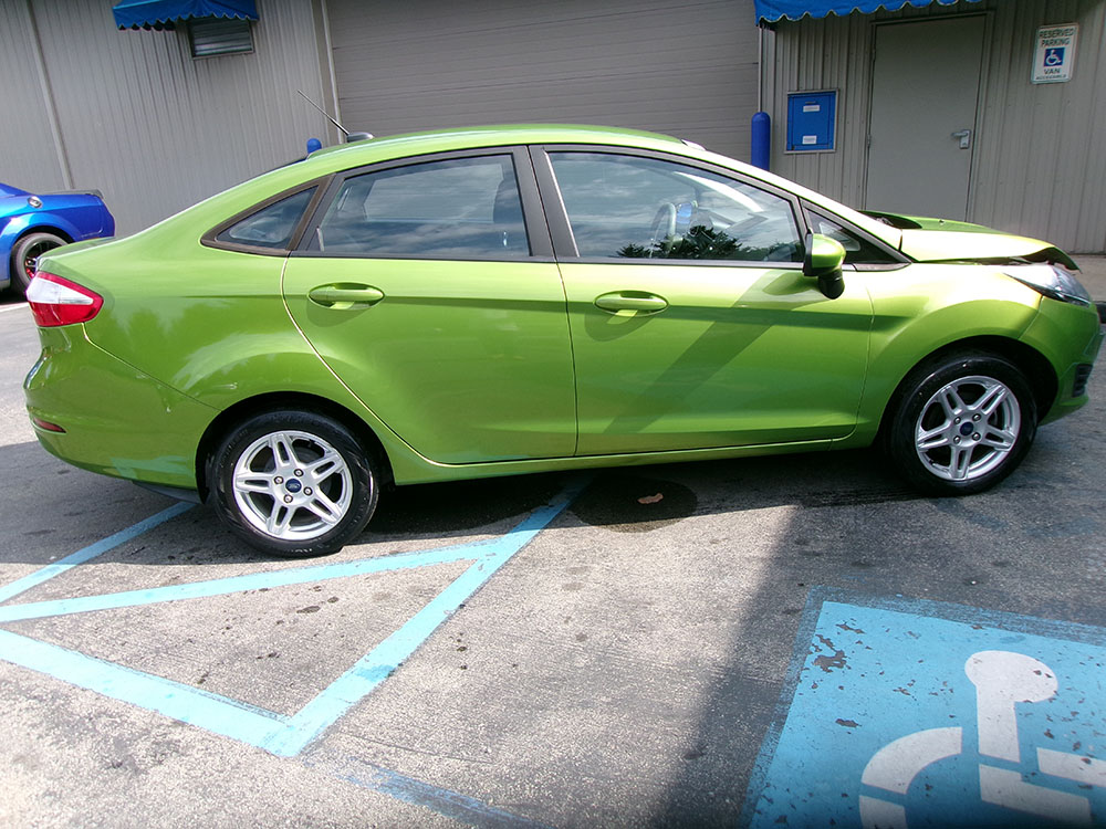 
								2019 Ford Fiesta SE full									