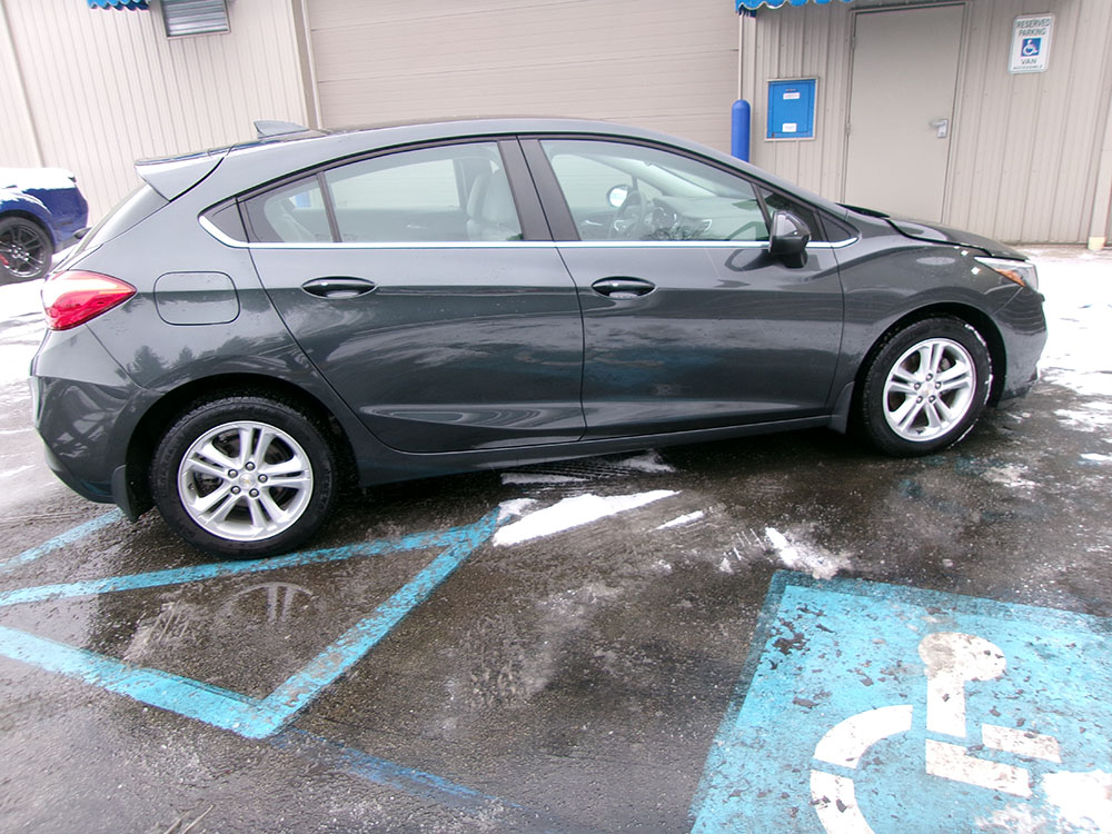 
								2018 Chevrolet Cruze LT full									
