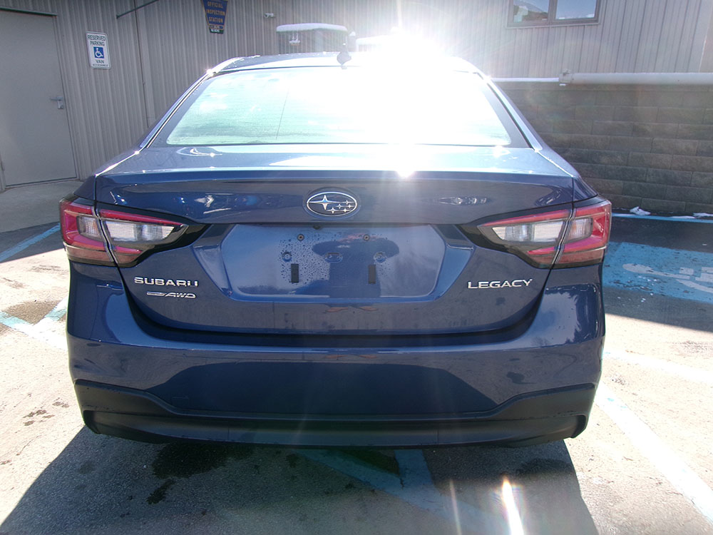 
								SUBARU LEGACY PREMIUM full									