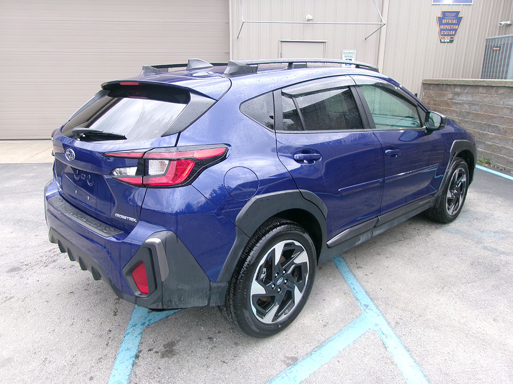 
								SUBARU CROSSTREK LIMITED full									