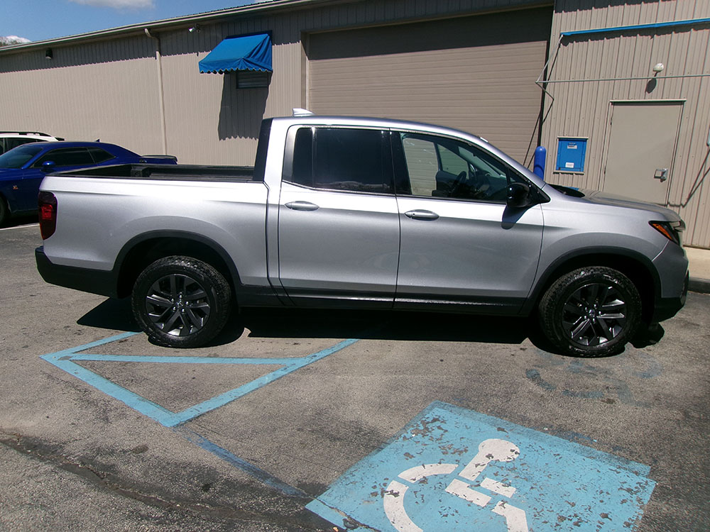 
								HONDA RIDGLINE SPORT full									