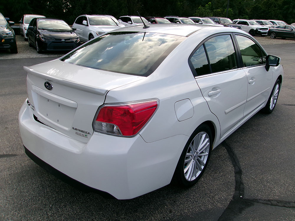 
								2016 Subaru Impreza Premium full									