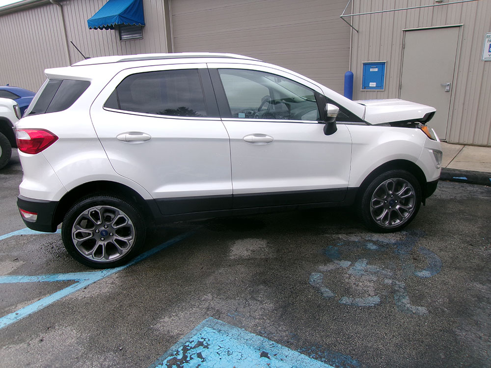 
								FORD ECOSPORT TITANIUM full									