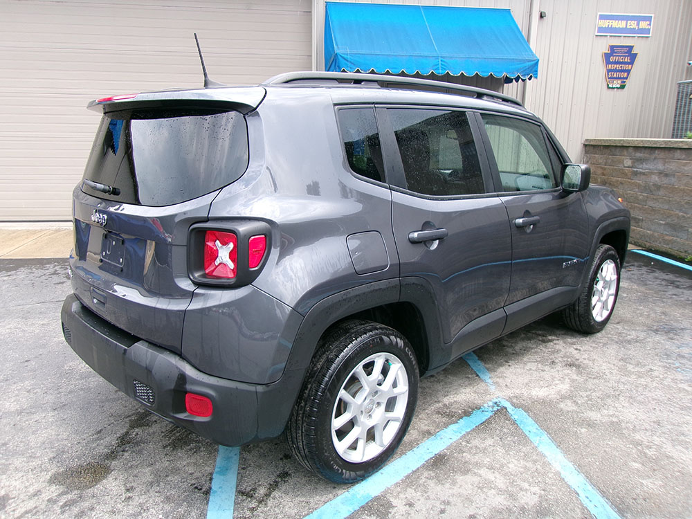 
								JEEP RENEGADE LATITUDE full									