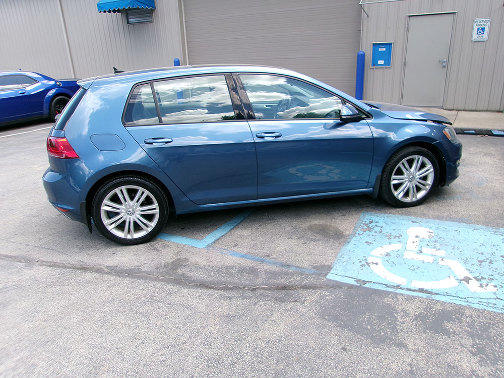 
								2015 Volkswagen Golf TDI SE full									