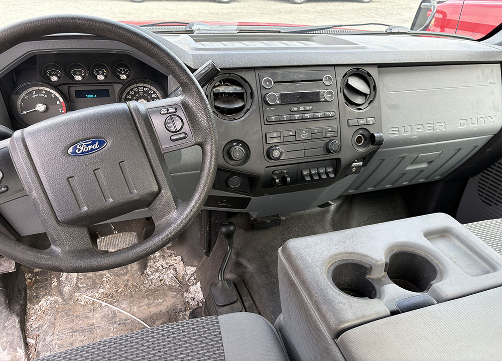 
								FORD F-250 SD REG CAB full									