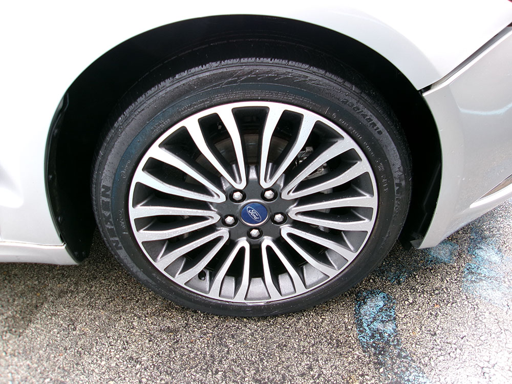 
								2017 Ford Fusion SE EcoBoost full									