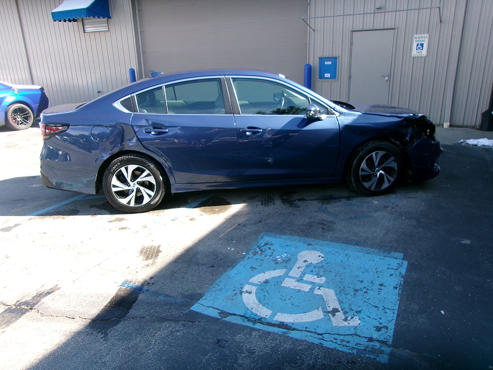 
								SUBARU LEGACY PREMIUM full									