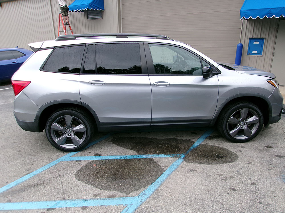 
								2019 Honda Passport Touring full									