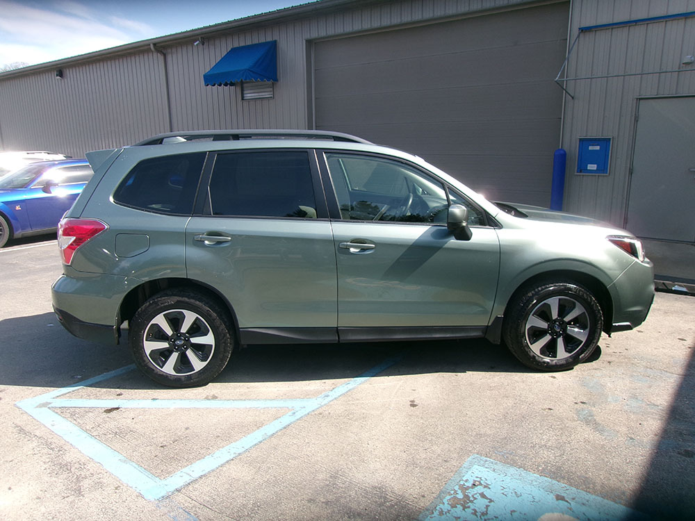 
								SUBARU FORESTER PREMIUM full									