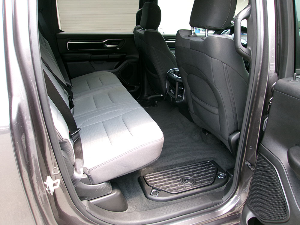 
								2023 RAM 1500 Big Horn Crew Cab full									