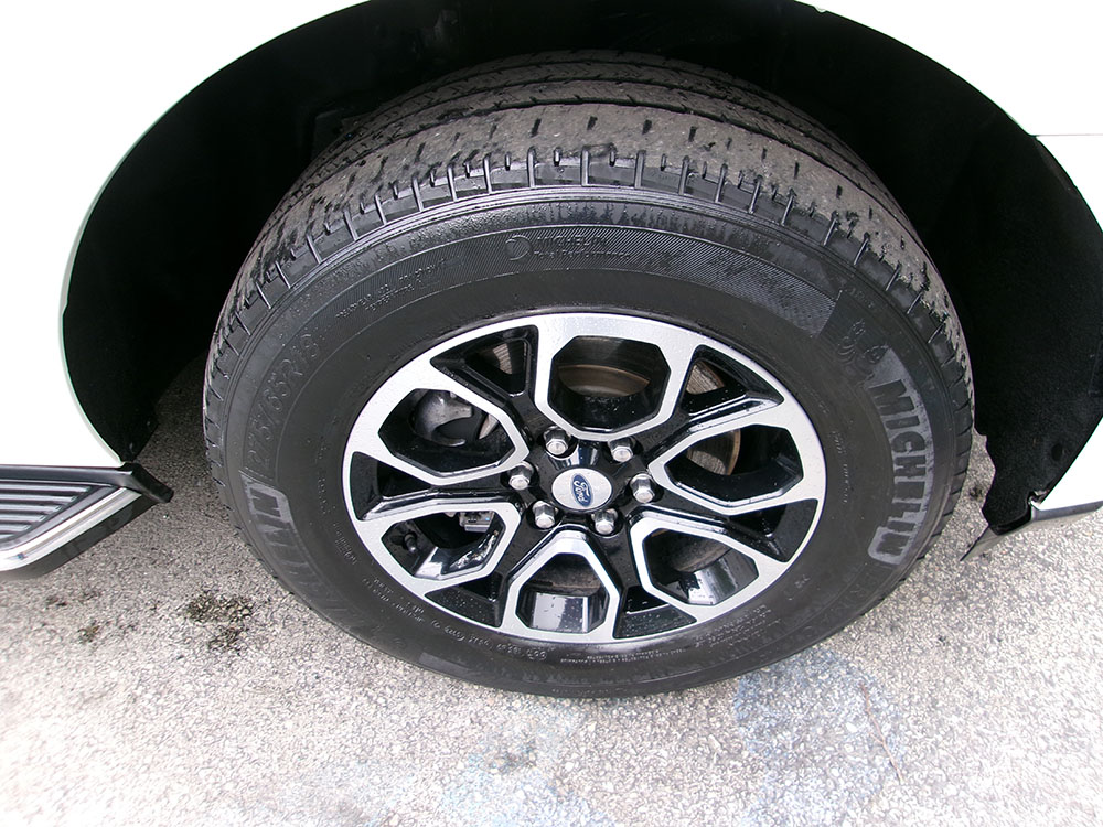 
								FORD EXPEDITION XLT full									