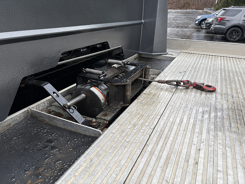 
								FREIGHTLINER M2-106 ROLLBACK full									