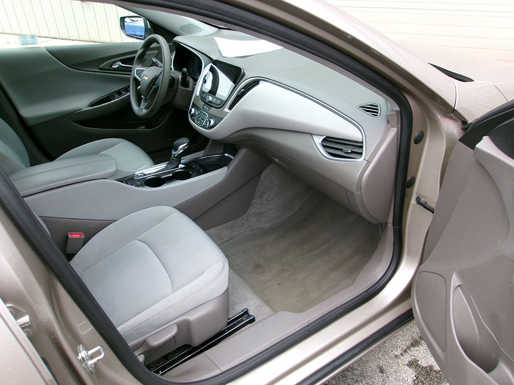 
								2022 Chevrolet Malibu LT full									