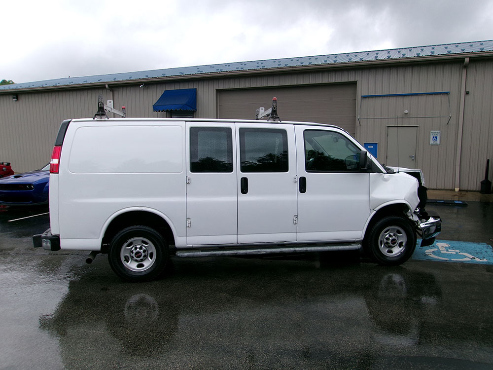
								GMC SAVANA 2500 CARGO full									