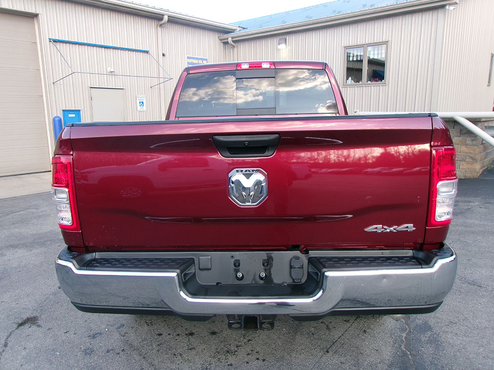 
								RAM 2500 TRADESMAN CREW CAB full									