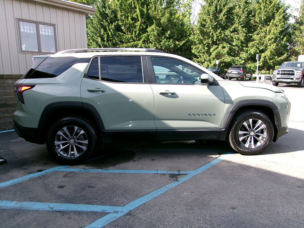 
								2025 Chevrolet Equinox LT full									
