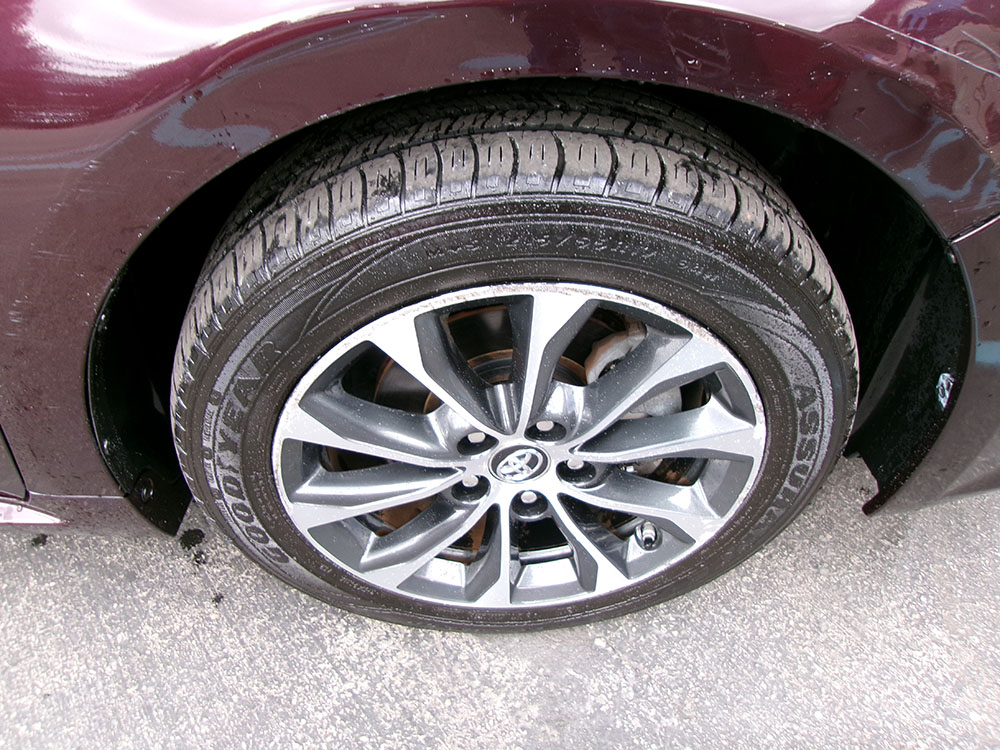 
								2017 Toyota Avalon XLE full									