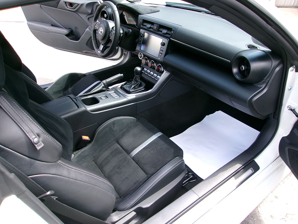 
								2025 Toyota GR86 Premium full									