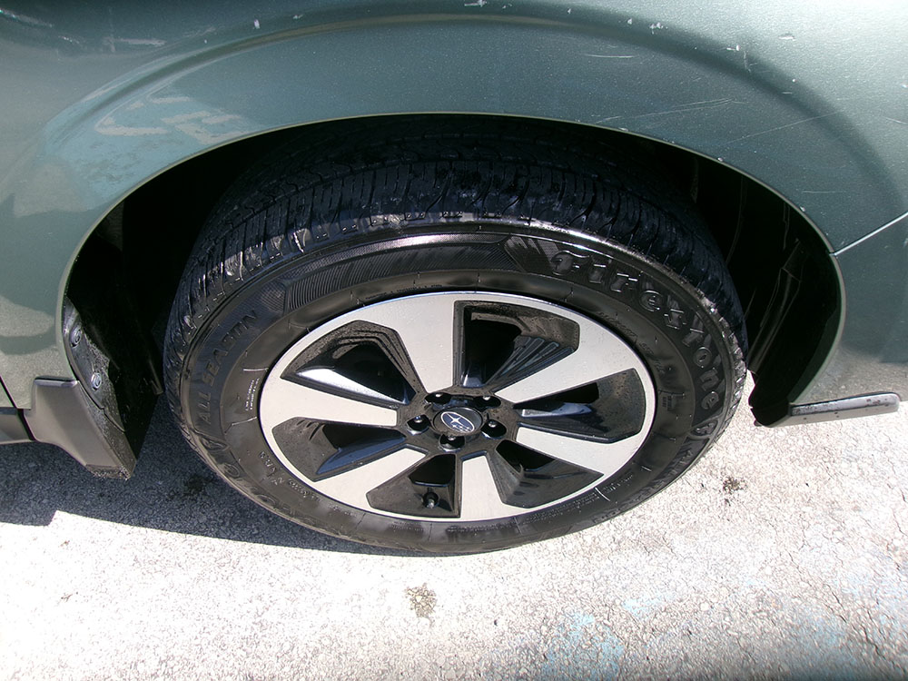 
								SUBARU FORESTER PREMIUM full									