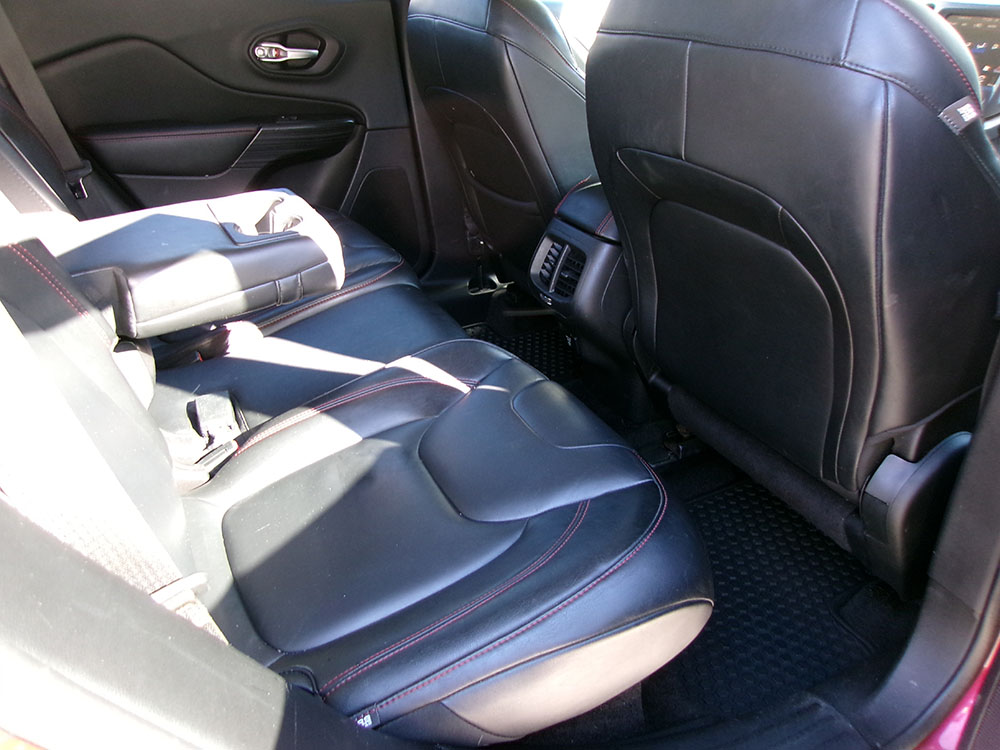 
								2015 Jeep Cherokee Trailhawk full									