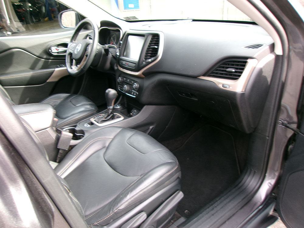 
								2018 Jeep Cherokee Limited full									