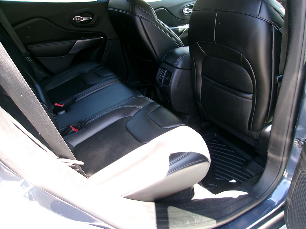 
								2019 Jeep Cherokee Latitude Plus full									