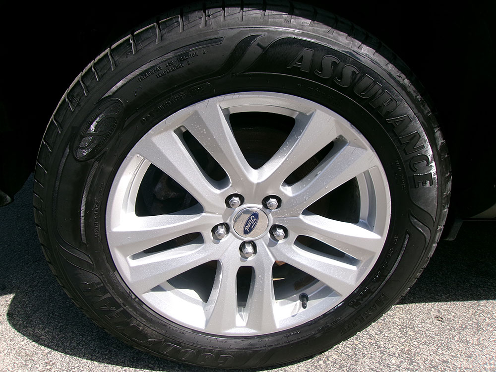 
								2019 Ford Explorer XLT full									