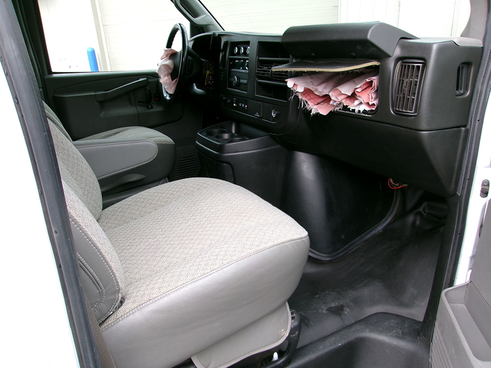 
								2021 Chevrolet Express 2500 full									