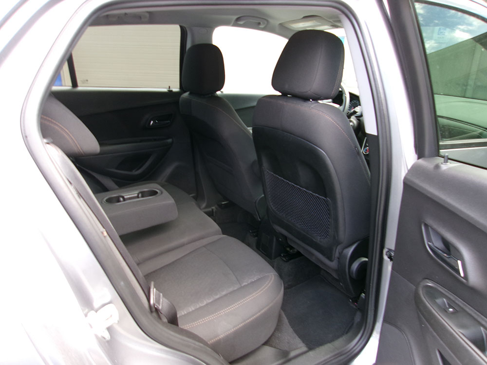 
								2020 Chevrolet Trax LS full									