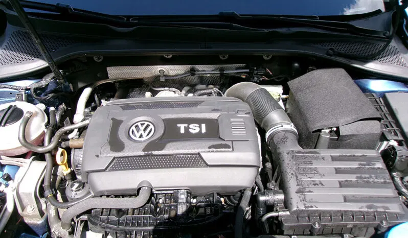 
								2017 Volkswagen Golf TSI SE full									