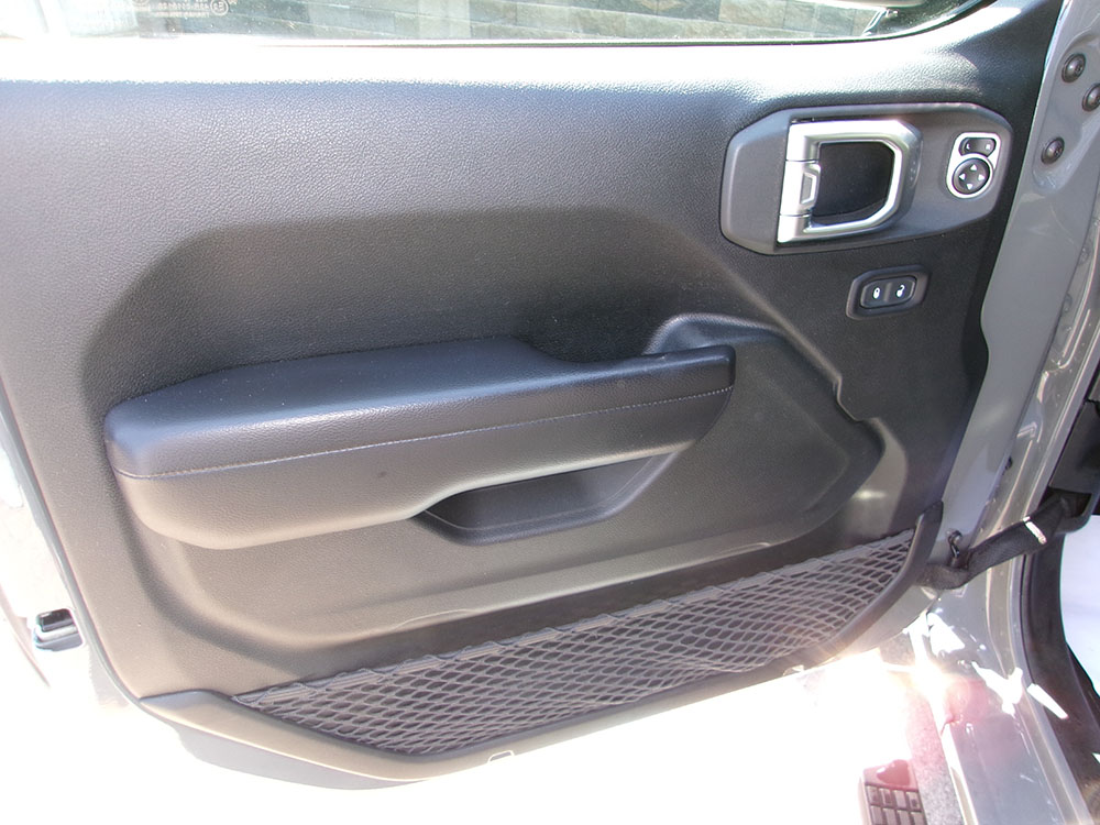 
								JEEP WRANGLER SPORT S full									