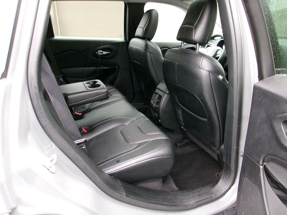 
								2023 Jeep Cherokee Altitude Luxury full									