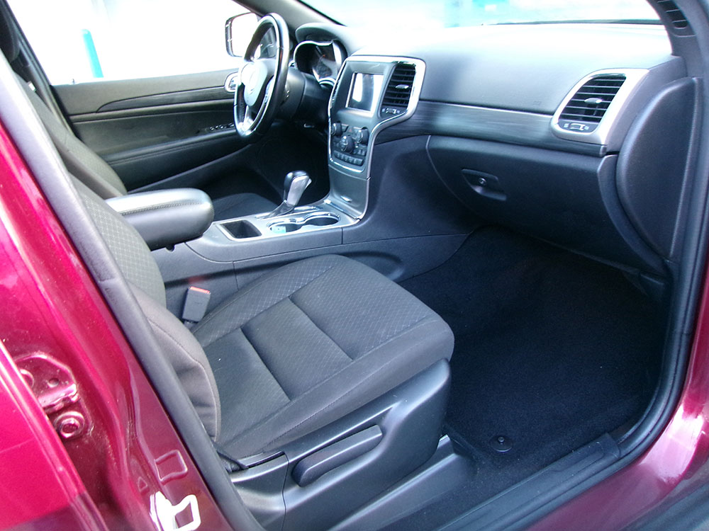 
								2021 Jeep Grand Cherokee Laredo full									