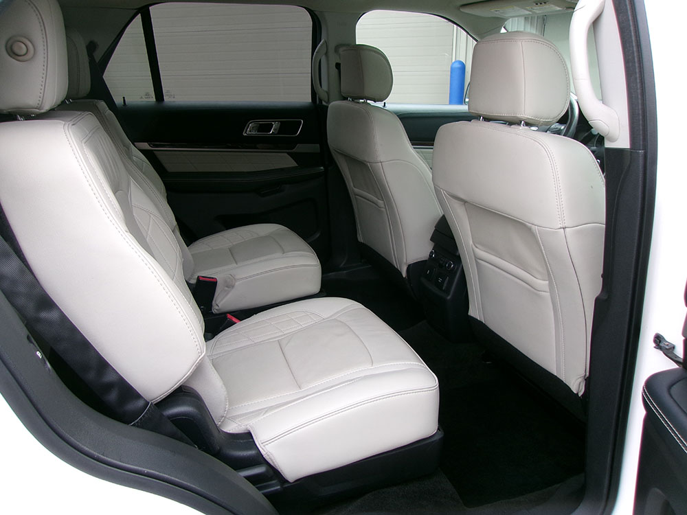 
								2017 Ford Explorer Platinum full									