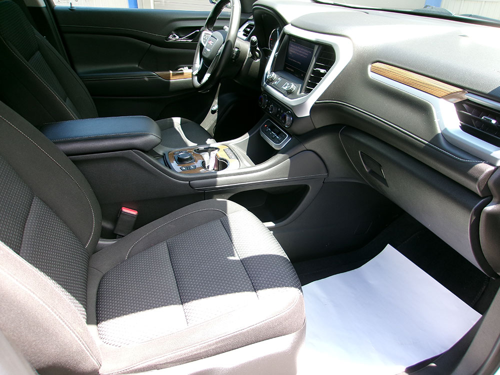 
								2020 GMC Acadia SLE full									